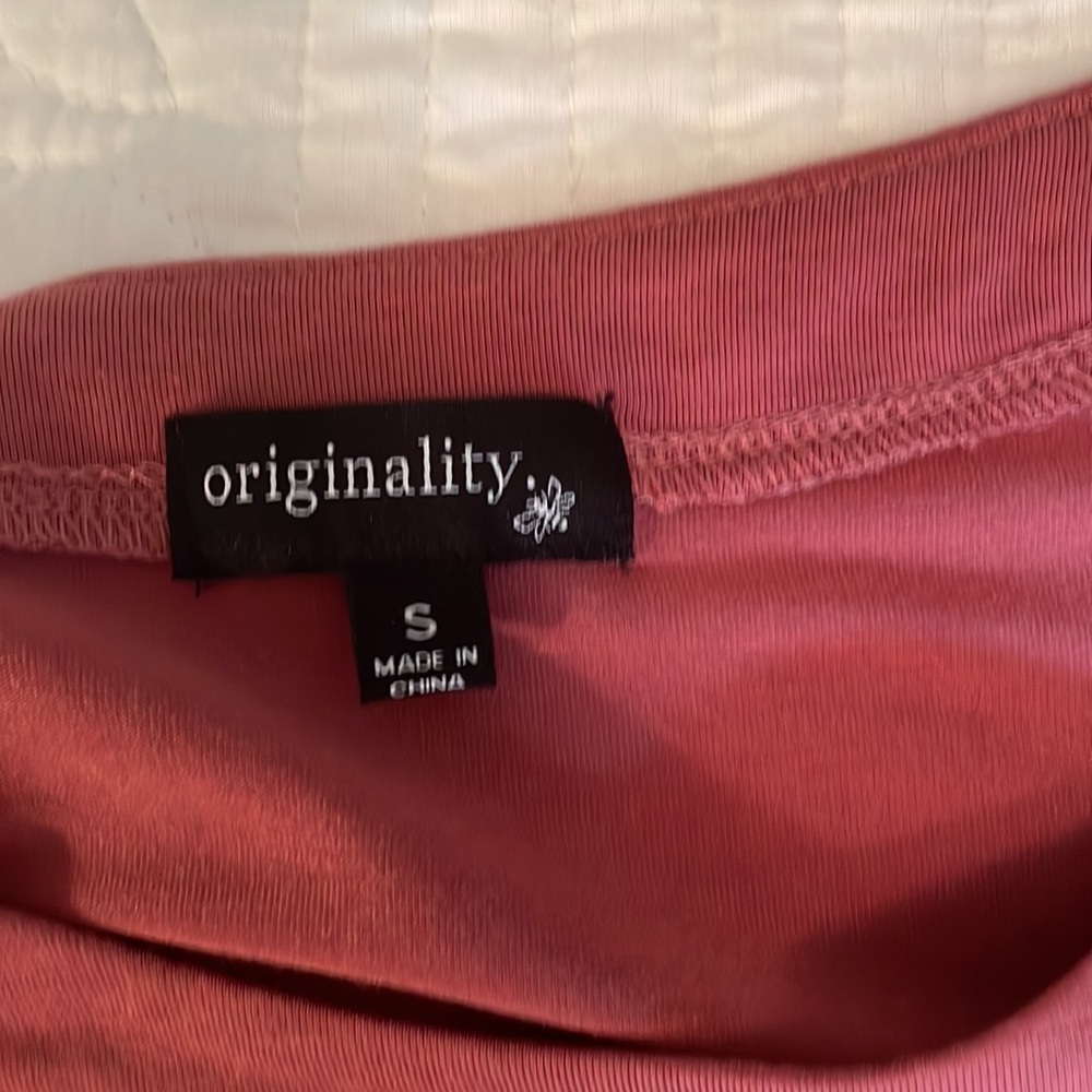 Maroon top - Picture 2 of 2